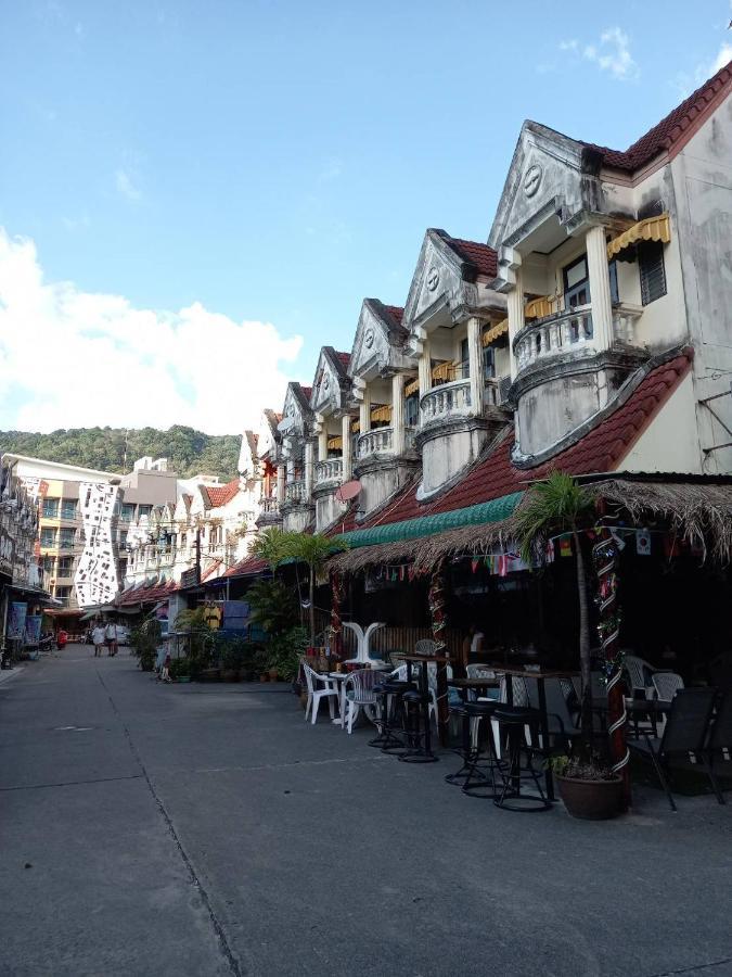 Andaman Place Guesthouse Patong Luaran gambar