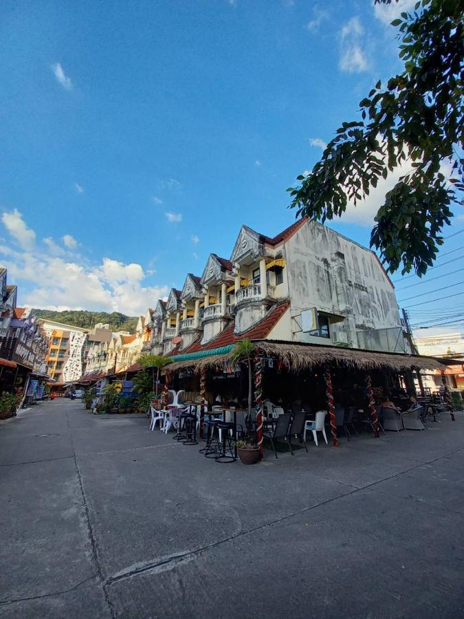 Andaman Place Guesthouse Patong Luaran gambar