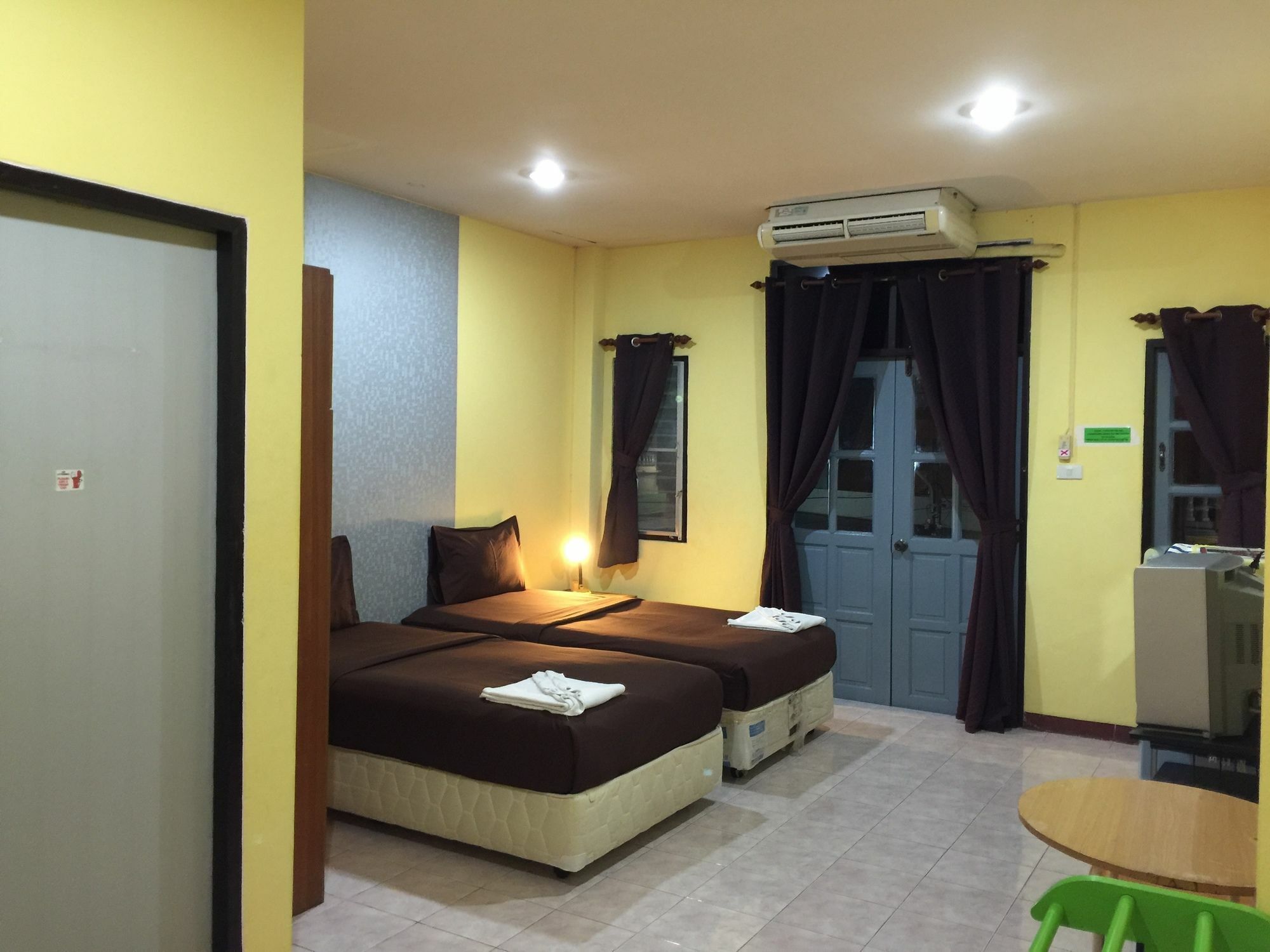 Andaman Place Guesthouse Patong Luaran gambar