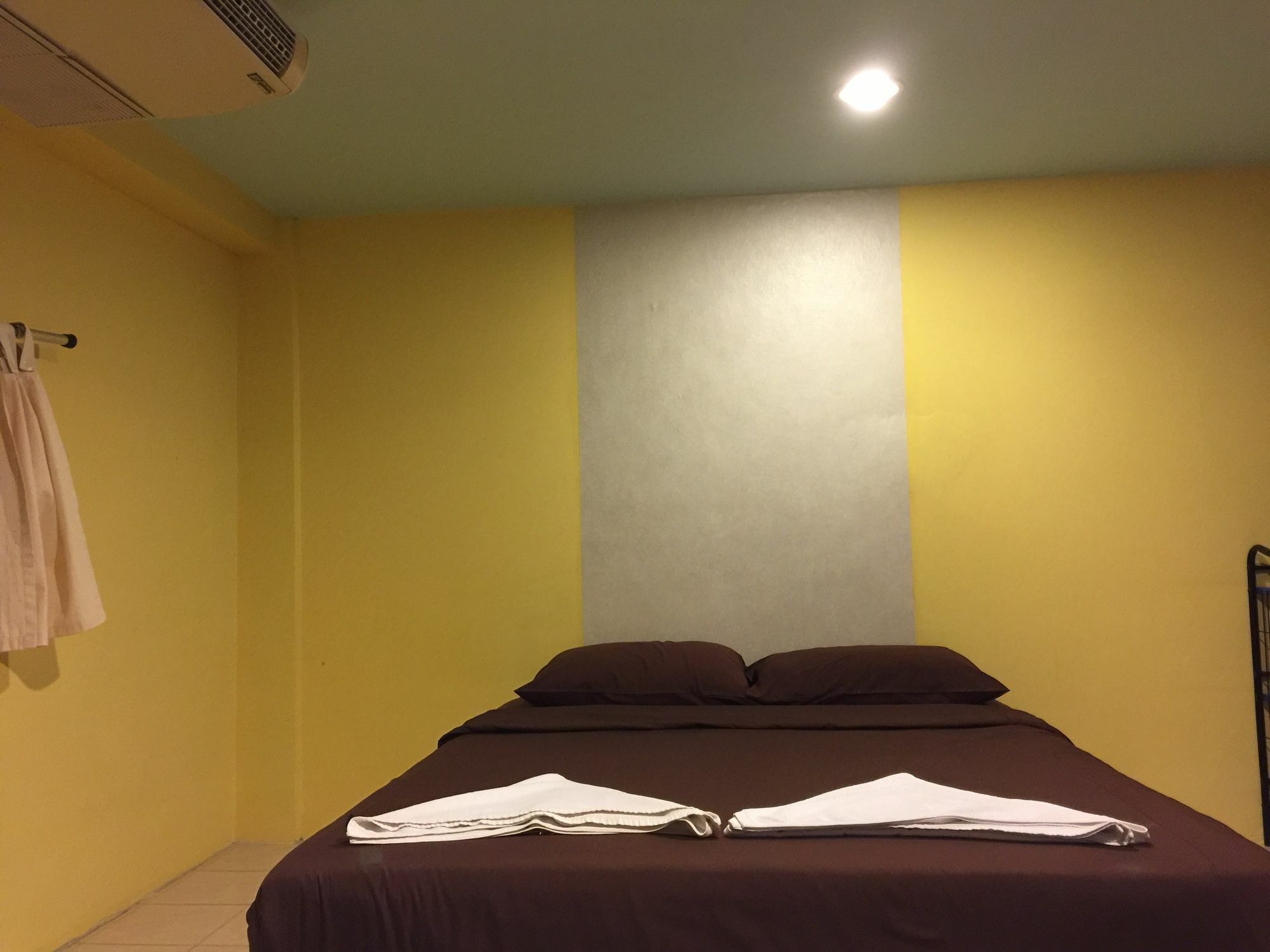 Andaman Place Guesthouse Patong Luaran gambar