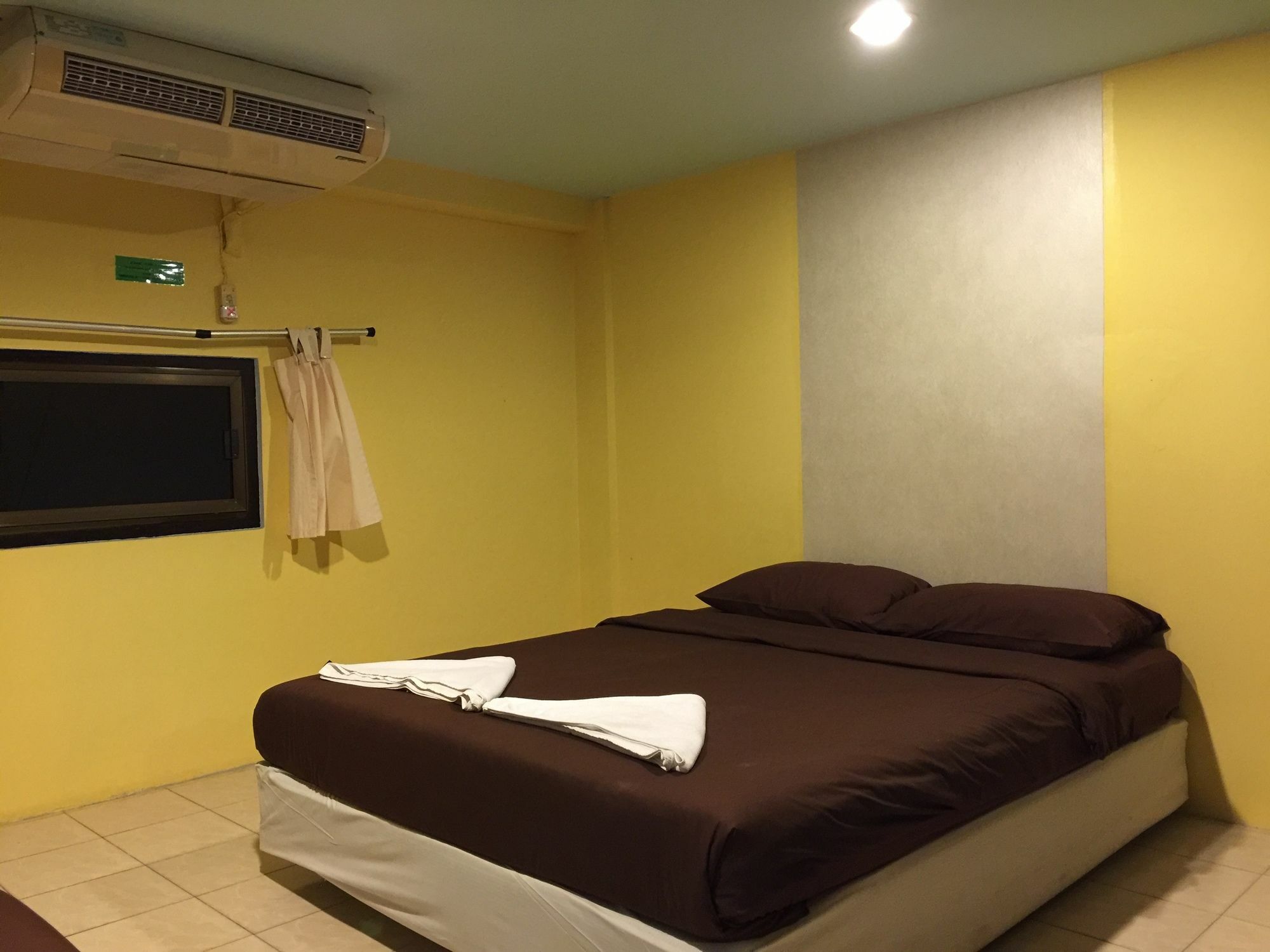 Andaman Place Guesthouse Patong Luaran gambar