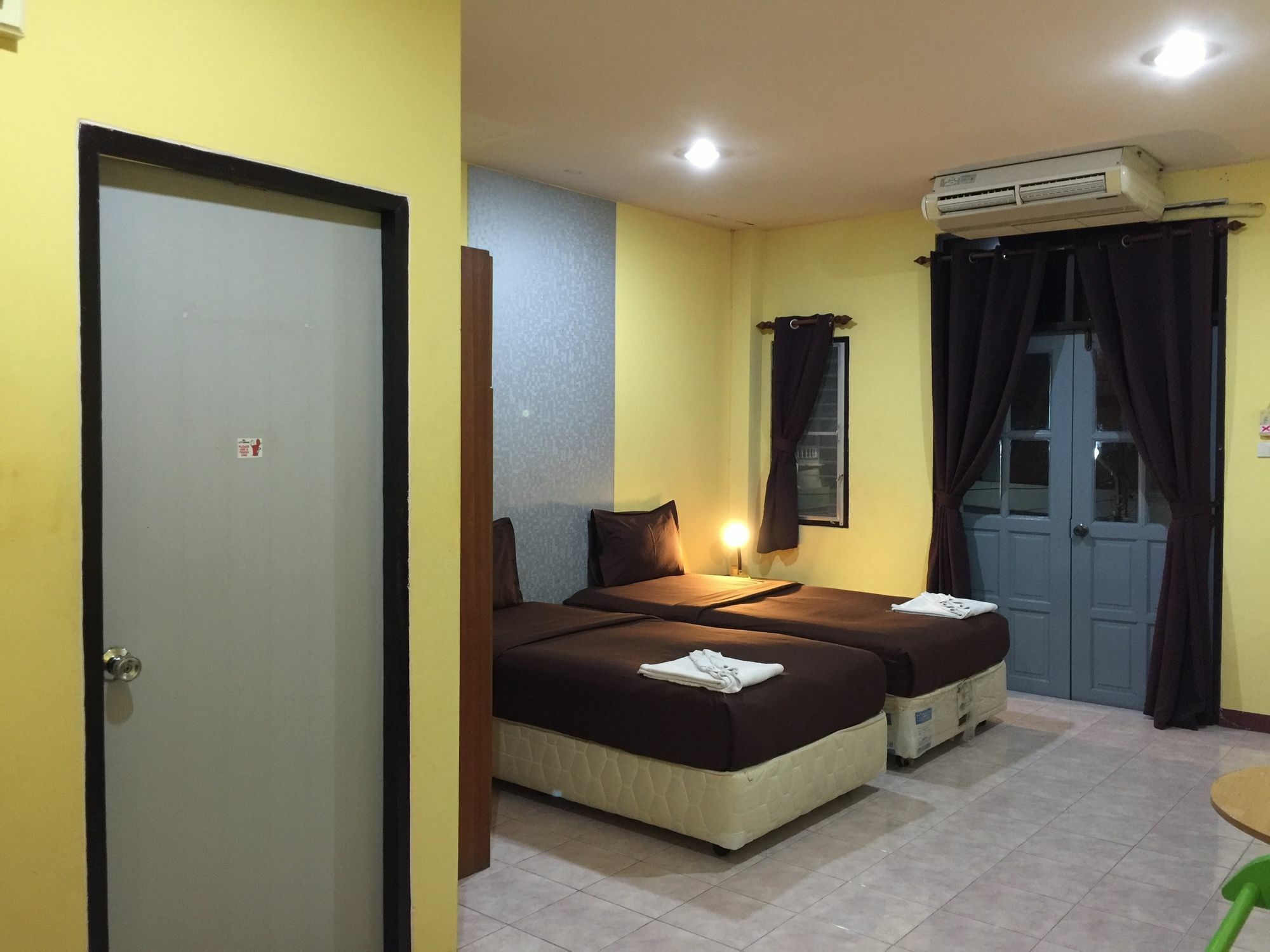 Andaman Place Guesthouse Patong Luaran gambar