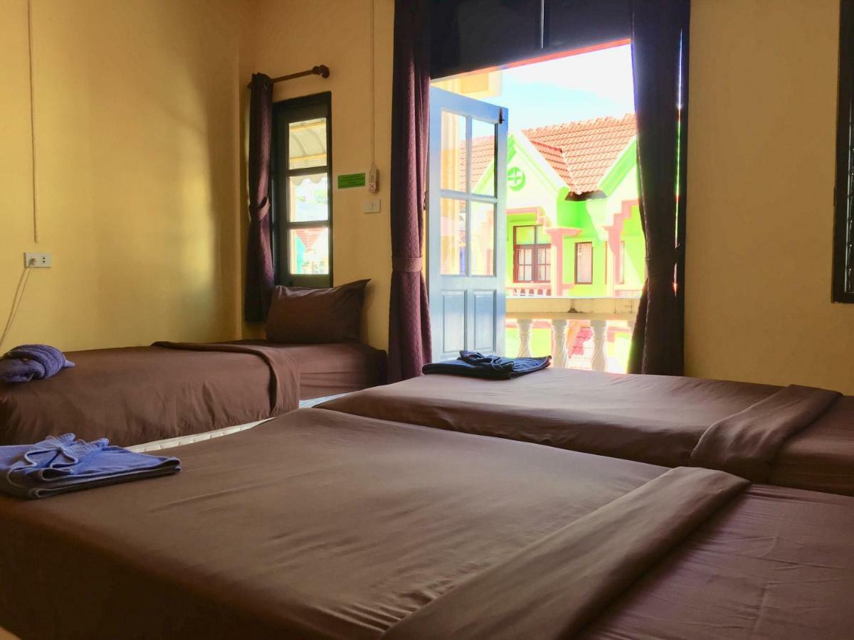 Andaman Place Guesthouse Patong Luaran gambar