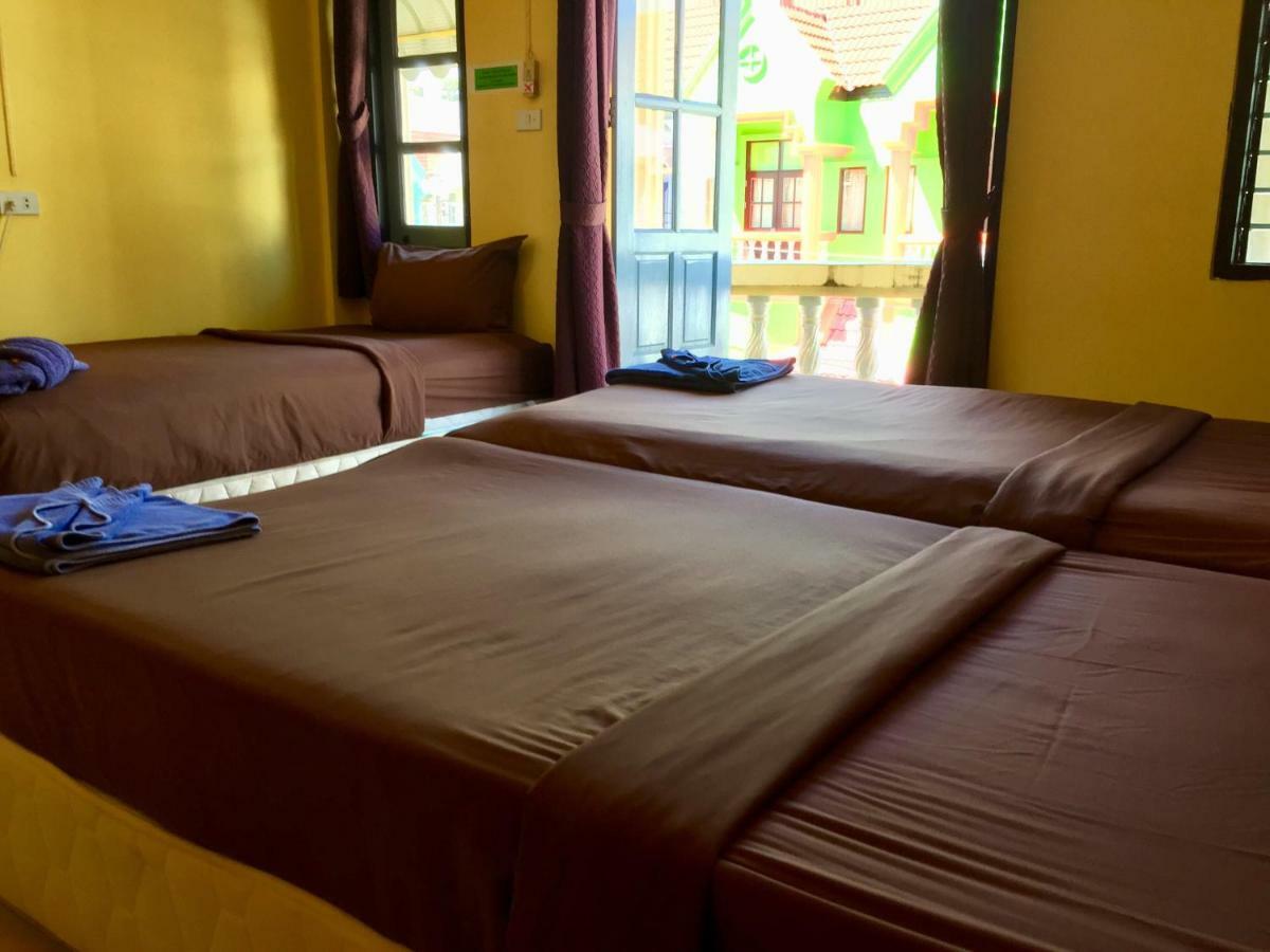 Andaman Place Guesthouse Patong Luaran gambar